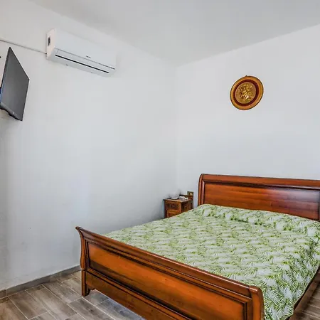 4 Bedroom Stunning In *