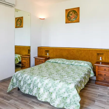 4 Bedroom Stunning In Σπίτι διακοπών *