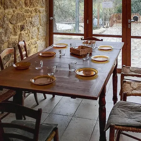 Σπίτι διακοπών 4 Bedroom Stunning In *
